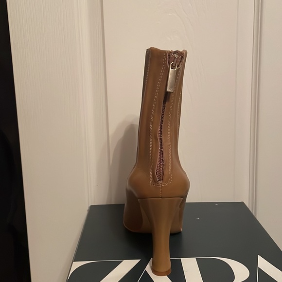 Brand new Zara boots original box size 38 fits 7.5 - Picture 3 of 6